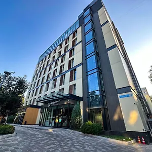 4* Otel Resident